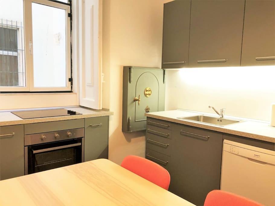 Sj1d Heart Of Baixa With New A/c * Stylish Apartamento Lisboa