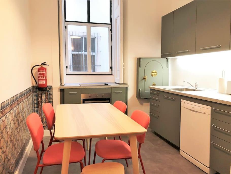 Sj1d Heart Of Baixa With New A/c * Stylish Apartment Lisbon